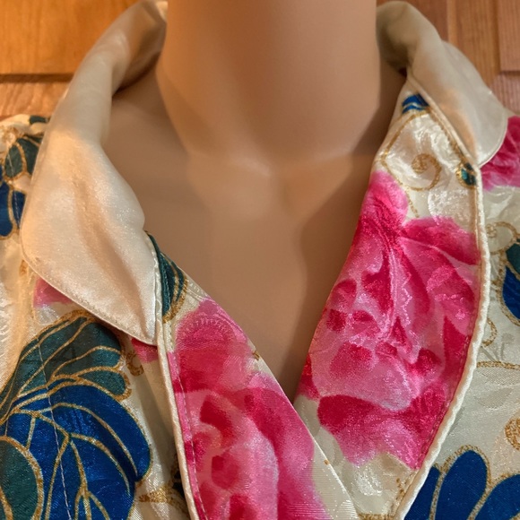 Vintage Victoria Secret gold label 👘 - Picture 3 of 10